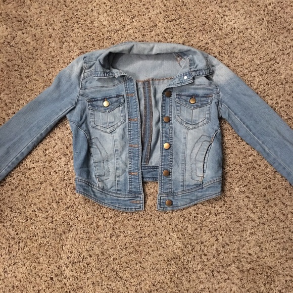Jean jacket - Picture 1 of 4